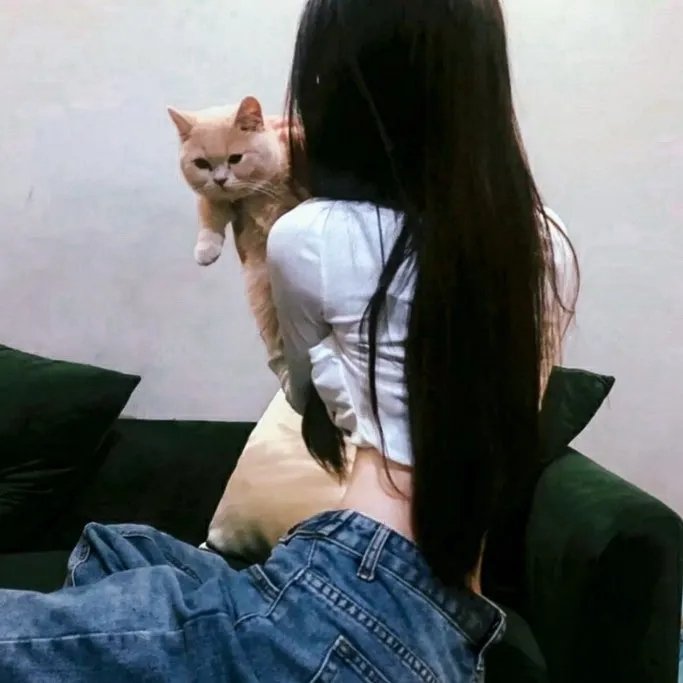 村主任和他的女友